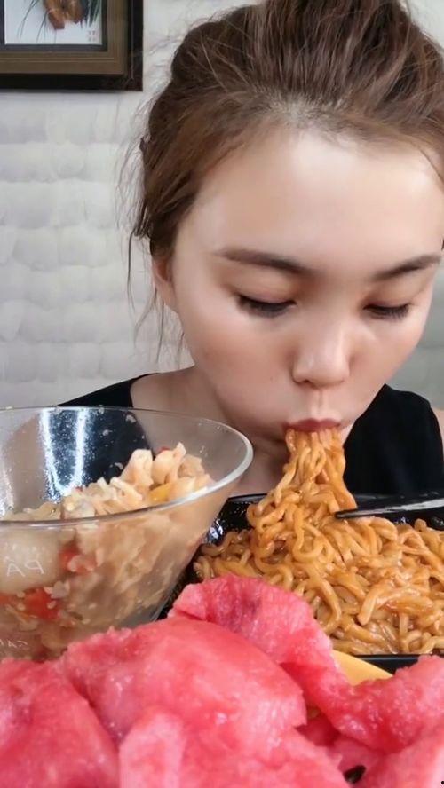 大瓜头吃火鸡面视频下载,全程高能下载视频回顾