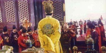 女子为官上朝吃瓜视频,女子上朝吃瓜,揭秘古代宫中奇闻轶事