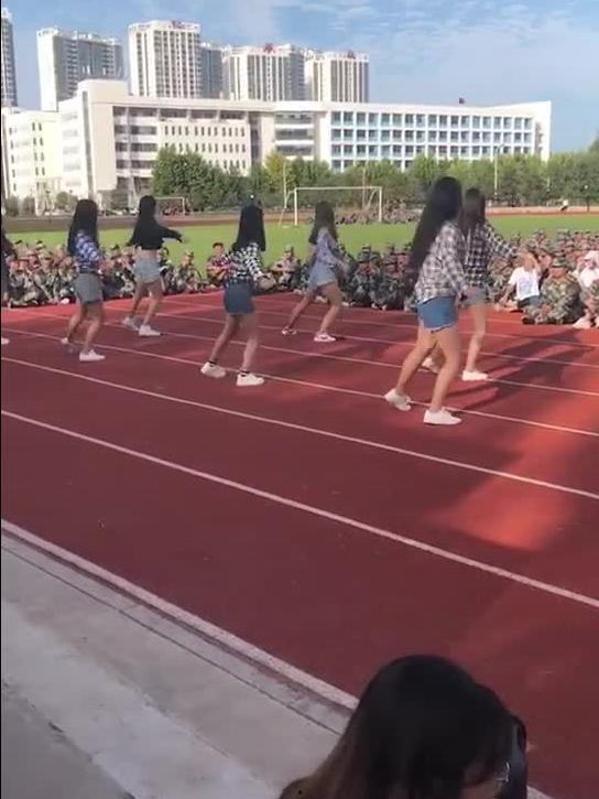 吃瓜军训跳舞全部视频,舞蹈视频大集合!