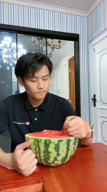 大杨哥的吃瓜事件视频全集,揭秘视频全集背后的真相与争议