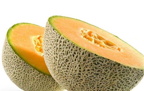 新娘吃哈密瓜视频,新娘品尝哈密瓜,甜蜜瞬间定格