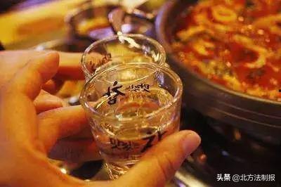 喝酒吃酸瓜视频